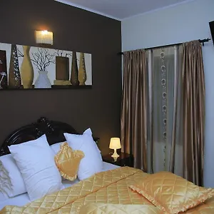 **** Hotel Papu România